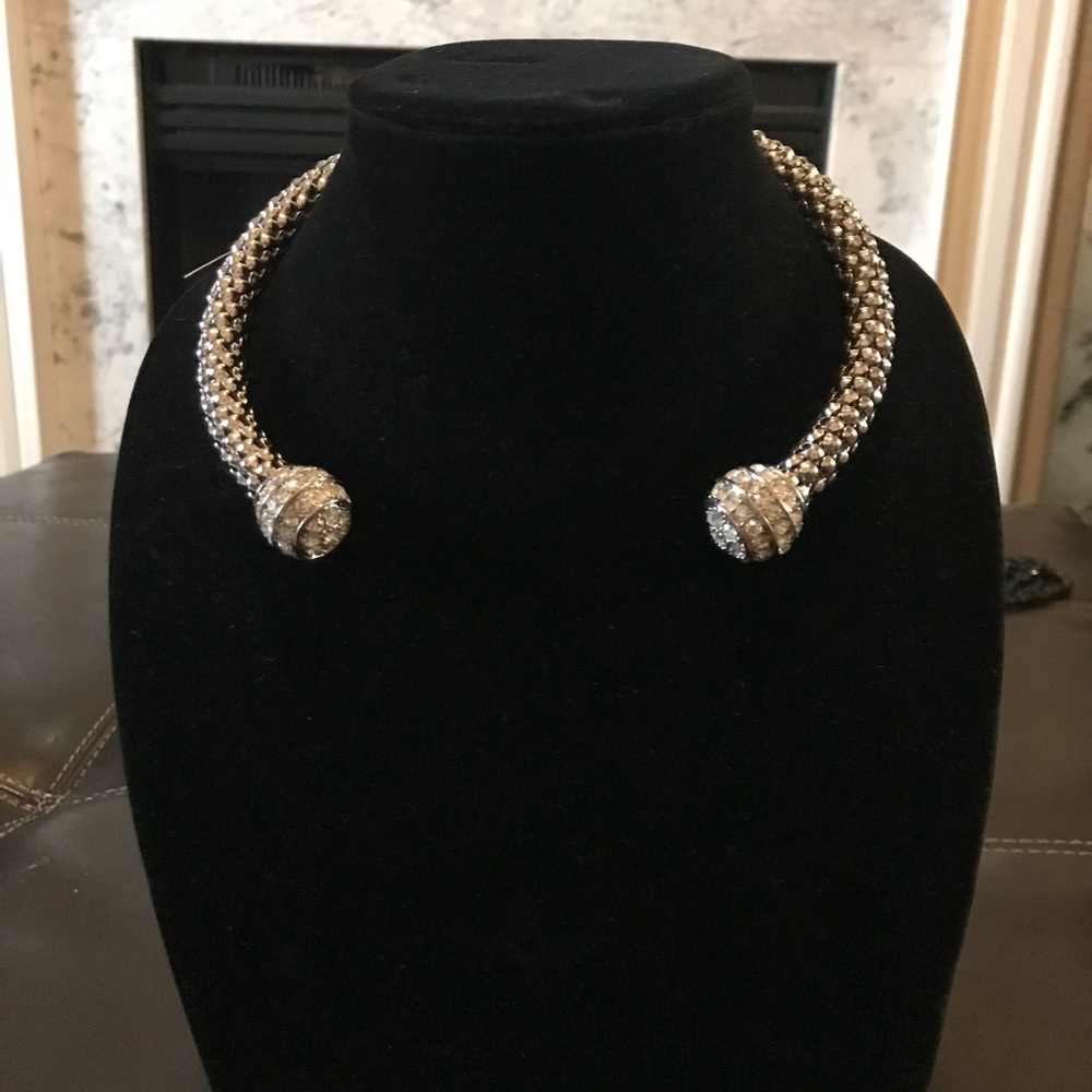 Iconic necklace